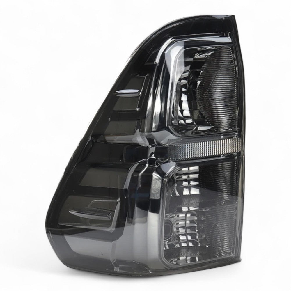 To Fit Toyota Hilux Tail Light Set 2015–2020 - Partzo