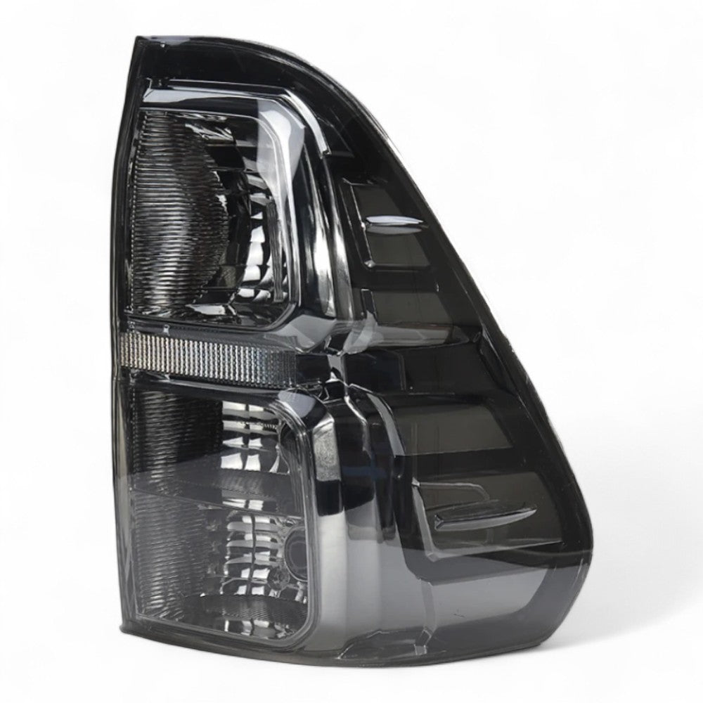 To Fit Toyota Hilux Tail Light Set 2015–2020 - Partzo