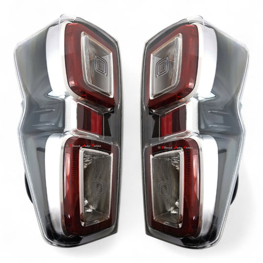 Tail light pair for Isuzu D-MAX 2020–2025 with bulbs and looms